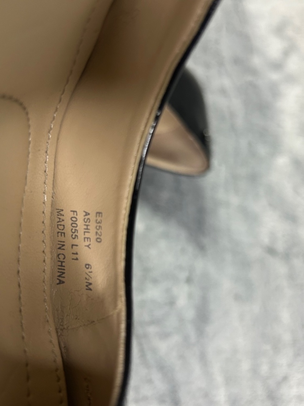 Calvin Klein Gayle Pointed-Toe Dress Pump  6 1/2 in black patent leather. - Picture 4 of 8